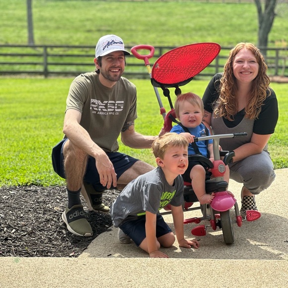 Meet your posher! - Picture 1 of 4